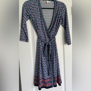 Max Studio Wrap Knit Dress  Blue White Floral 3/4 Sleeves Knee Length X Small